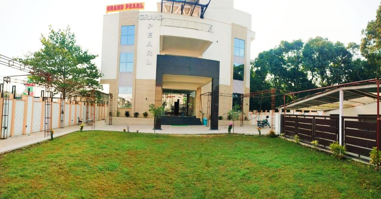 Grand Pearl Hotel & Banquet Lucknow Ngoại thất bức ảnh