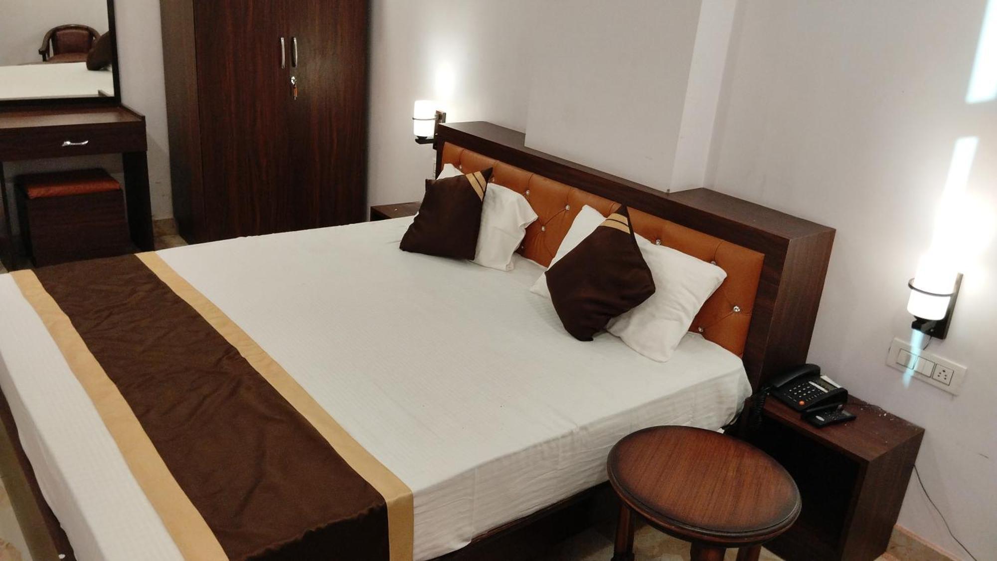 Grand Pearl Hotel & Banquet Lucknow Ngoại thất bức ảnh